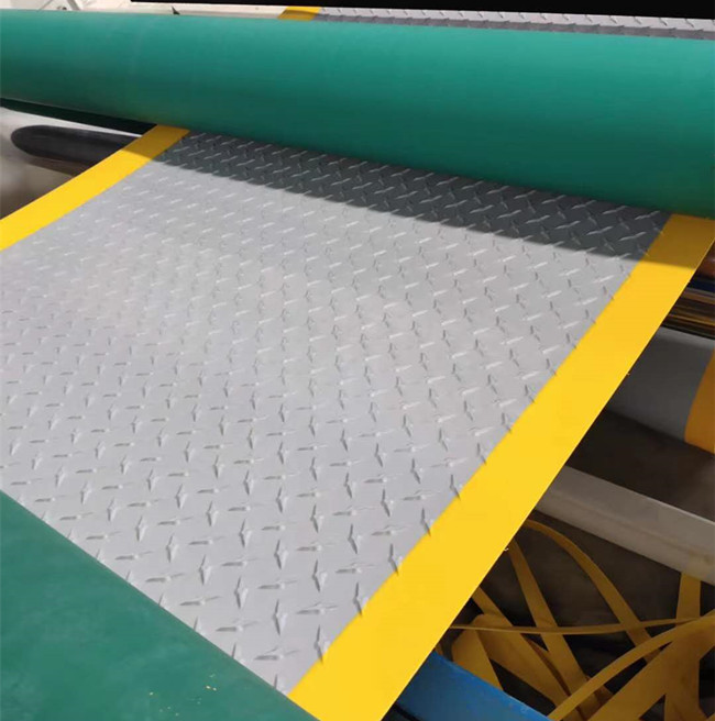 Anti Slip TPO Waterproof Board for Walk Way Modern Design and Welding Application Method 3